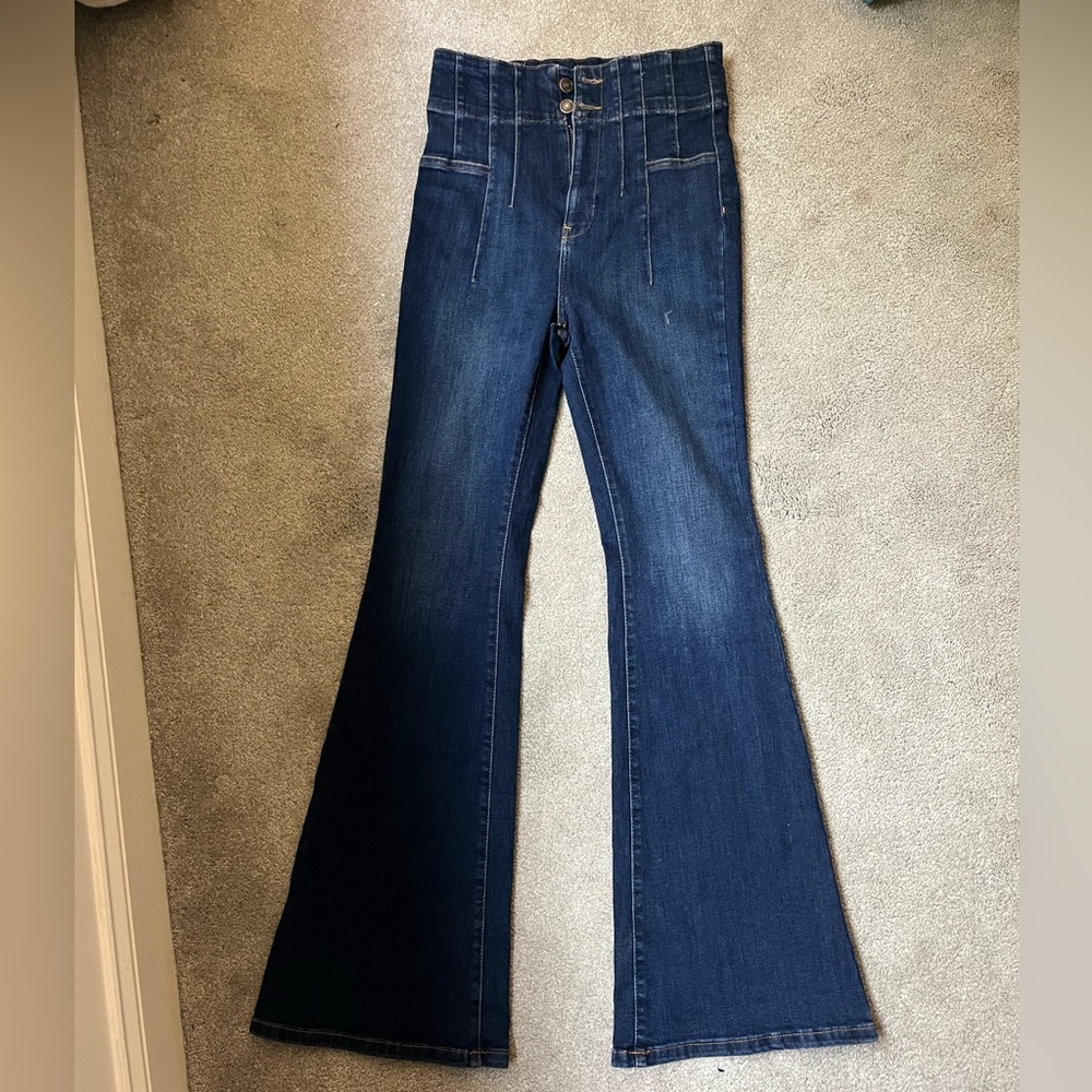 Free people bell bottom jeans - Size: 28